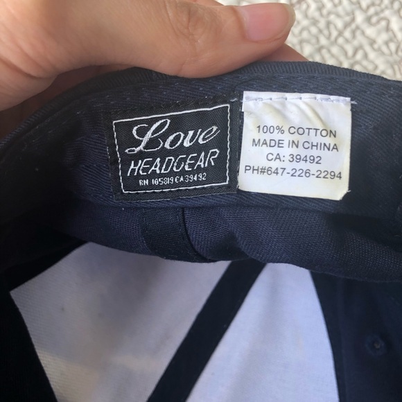 Marineland Canada Cap - Picture 5 of 6